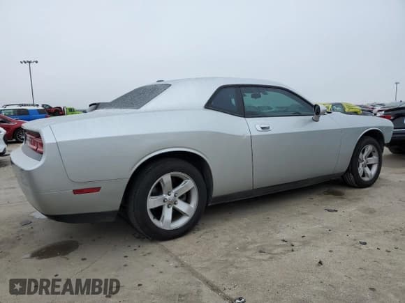 ✅ 2010 Dodge Challenger SE • VIN: 2B3CJ4DV5AH278656 • Lot: 43602425. Wystawiony na Copart z przebiegiem 149 996 mil. Bezpłatny archiwum sprzedaży aukcyjnych z USA i szczegółowy raport historii pojazdu na DreamBid. Zdjęcie 3.