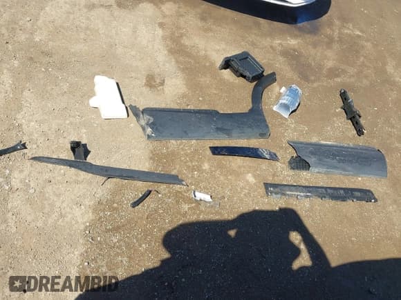 ✅ 2023 Hyundai Santa Fe SEL • VIN: 5NMS2DAJ5PH626722 • Lot: 43268394. Wystawiony na IAAI z przebiegiem 39 758 mil. Bezpłatny archiwum sprzedaży aukcyjnych z USA i szczegółowy raport historii pojazdu na DreamBid. Zdjęcie 11.