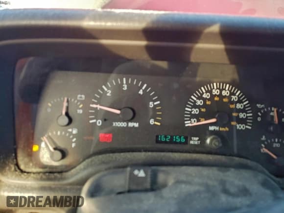 ✅ 2000 Jeep Cherokee • VIN: 1J4FF48S4YL120524 • Lot: 96563525. Listed on Copart with 162,156 mi. Free auction sales archive from the USA and detailed vehicle history report at DreamBid. Image 9.