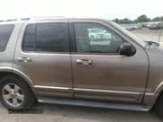 ✅ 2003 Ford Explorer • VIN: 1FMZU65K43UA92733 • Lot: 42093512. Wystawiony na IAAI z przebiegiem 201 805 mil. Bezpłatny archiwum sprzedaży aukcyjnych z USA i szczegółowy raport historii pojazdu na DreamBid. Zdjęcie 13.