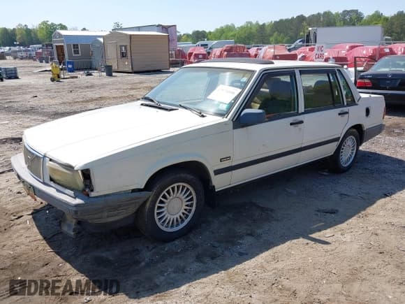 ✅ 1991 Volvo 740 • VIN: YV1FA8842M2506866 • Lot: 42076046. Wystawiony na IAAI z przebiegiem 126 781 mil. Bezpłatny archiwum sprzedaży aukcyjnych z USA i szczegółowy raport historii pojazdu na DreamBid. Zdjęcie 17.
