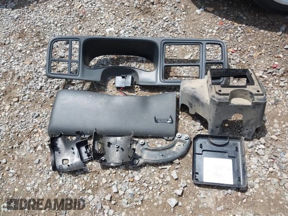 ✅ 2006 Chevrolet Silverado 2500HD LT3 • VIN: 1GCHK23D36F183312 • Лот: 42764583. Опубликован ранее на IAAI с пробегом 233 413 миль. Бесплатный доступ к архиву аукционных продаж из США и подробный отчёт об истории автомобиля на DreamBid. Изображение 12.