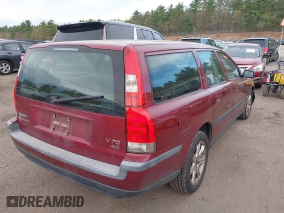 ✅ 2004 Volvo V70 • VIN: YV1SJ59H842418709 • Лот: 42143594. Опубликован ранее на IAAI с пробегом 187 621 миль. Бесплатный доступ к архиву аукционных продаж из США и подробный отчёт об истории автомобиля на DreamBid. Изображение 4.