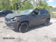 ✅ 2022 Jeep Cherokee X • VIN: 1C4PJMCX7ND556012 • Lot: 43735254. Wystawiony na IAAI z przebiegiem 78 066 mil. Bezpłatny archiwum sprzedaży aukcyjnych z USA i szczegółowy raport historii pojazdu na DreamBid. Zdjęcie 17.