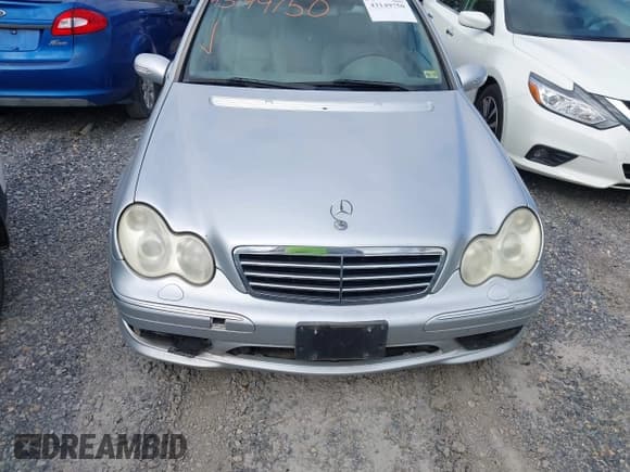 ✅ 2006 Mercedes-Benz C 230 Sport • VIN: WDBRF52H26F751918 • Lot: 43149750. Listed on IAAI with 227,024 mi. Free auction sales archive from the USA and detailed vehicle history report at DreamBid. Image 13.