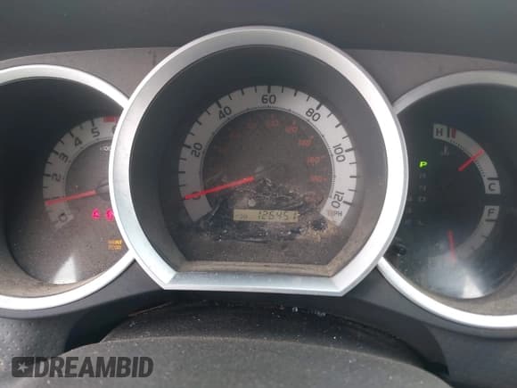 ✅ 2015 Toyota Tacoma • VIN: 3TMLU4EN8FM206394 • Lot: 43342400. Wystawiony na IAAI z przebiegiem 126 451 mil. Bezpłatny archiwum sprzedaży aukcyjnych z USA i szczegółowy raport historii pojazdu na DreamBid. Zdjęcie 7.