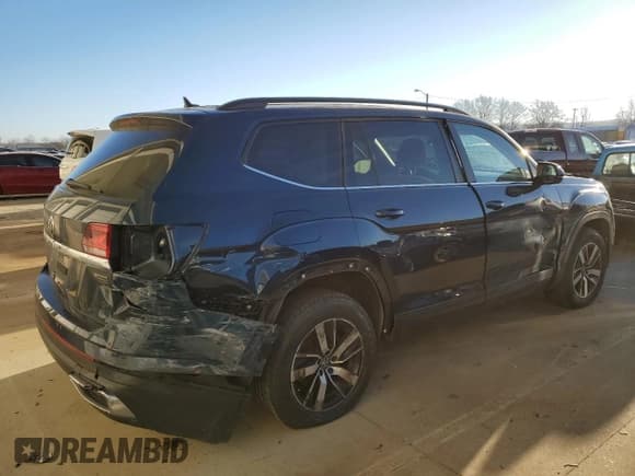 ✅ 2022 Volkswagen Atlas SE • VIN: 1V2LP2CAXNC531591 • Lot: 82611314. Listed on Copart with 51,864 mi. Free auction sales archive from the USA and detailed vehicle history report at DreamBid. Image 3.