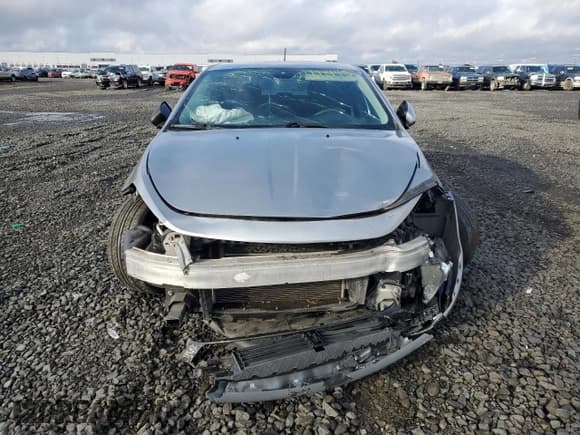 ✅ 2016 Dodge Dart SE • VIN: 1C3CDFAA0GD591689 • Lot: 82701995. Wystawiony na Copart z przebiegiem 111 110 mil. Bezpłatny archiwum sprzedaży aukcyjnych z USA i szczegółowy raport historii pojazdu na DreamBid. Zdjęcie 5.