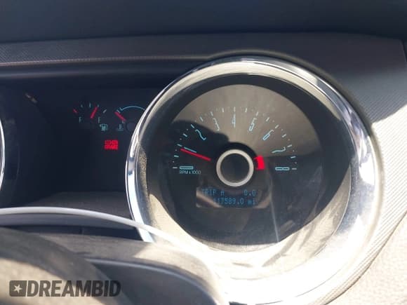 ✅ 2014 Ford Mustang V6 • VIN: 1ZVBP8AM2E5275266 • Lot: 42520260. Listed on IAAI with 117,589 mi. Free auction sales archive from the USA and detailed vehicle history report at DreamBid. Image 15.