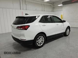 ✅ 2024 Chevrolet Equinox LS • VIN: 3GNAXHEG9RL313138 • Lot: 85662985. Wystawiony na Copart z przebiegiem 21 330 mil. Bezpłatny archiwum sprzedaży aukcyjnych z USA i szczegółowy raport historii pojazdu na DreamBid. Zdjęcie 3.