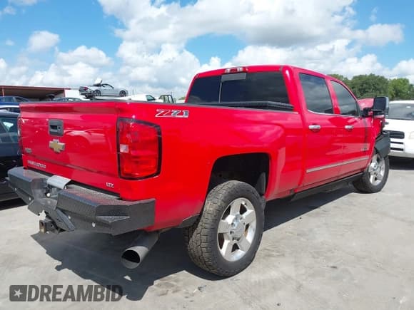 ✅ 2016 Chevrolet Silverado 2500HD LTZ • VIN: 1GC1KWE80GF188056 • Lot: 42568288. Listed on IAAI with 211,493 mi. Free auction sales archive from the USA and detailed vehicle history report at DreamBid. Image 4.
