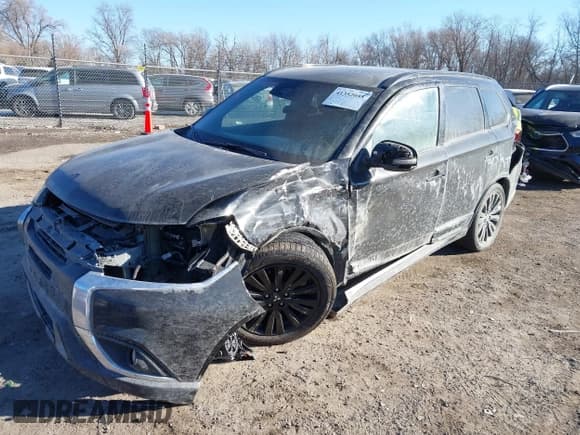 ✅ 2020 Mitsubishi Outlander ES • VIN: JA4AZ3A36LZ031803 • Lot: 41352055. Wystawiony na IAAI z przebiegiem Nie podano. Bezpłatny archiwum sprzedaży aukcyjnych z USA i szczegółowy raport historii pojazdu na DreamBid. Zdjęcie 18.