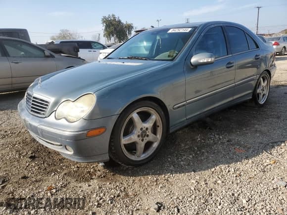 ✅ 2004 Mercedes-Benz C 230 Kompressor • VIN: WDBRF40J34F537291 • Lot: 84292144. Listed on Copart with 199,990 mi. Free auction sales archive from the USA and detailed vehicle history report at DreamBid. Image 1.