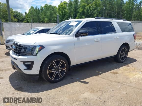 ✅ 2020 Ford Expedition Max Limited • VIN: 1FMJK1KT7LEA54930 • Lot: 42826908. Wystawiony na IAAI z przebiegiem 89 536 mil. Bezpłatny archiwum sprzedaży aukcyjnych z USA i szczegółowy raport historii pojazdu na DreamBid. Zdjęcie 18.