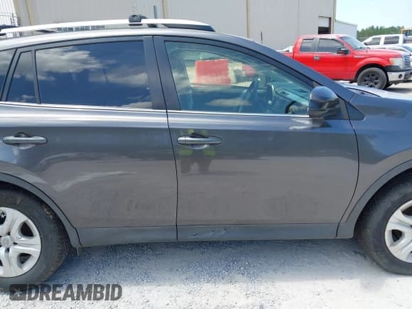 ✅ 2014 Toyota RAV4 LE • VIN: JTMZFREV0EJ021172 • Lot: 42123498. Listed on IAAI with 63,846 mi. Free auction sales archive from the USA and detailed vehicle history report at DreamBid. Image 13.