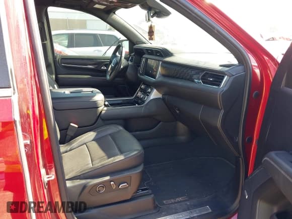 ✅ 2023 GMC Yukon XL Denali • VIN: 1GKS2JKL8PR483344 • Lot: 42695031. Listed on IAAI with 33,727 mi. Free auction sales archive from the USA and detailed vehicle history report at DreamBid. Image 5.