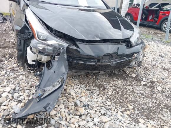 2022 Toyota Prius LE с VIN JTDL9MFU1N3033809, выставлен на аукционе IAAI как лот 39898273 с пробегом 102 460 миль миль и . История ставок и продаж доступна на DreamBid. Изображение 6.