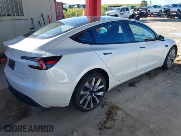 ✅ 2024 Tesla Model 3 Long Range • VIN: 5YJ3E1EB3RF797440 • Лот: 42823299. Опубликован ранее на IAAI с пробегом 19 571 миль. Бесплатный доступ к архиву аукционных продаж из США и подробный отчёт об истории автомобиля на DreamBid. Изображение 4.