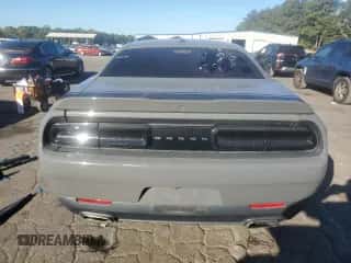 2019 Dodge Challenger SXT z VIN 2C3CDZAG6KH525181, wystawiony jako Copart lot #86409175 z przebiegiem 102 905 mil mil oraz Czysty tytuł • Clean title. Historia ofert i sprzedaży dostępna na DreamBid. Obrazek 6.