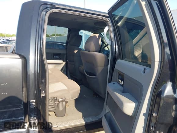 ✅ 2006 Ford F-150 XLT • VIN: 1FTRW12W76KC58283 • Lot: 43008493. Listed on IAAI with 160,266 mi. Free auction sales archive from the USA and detailed vehicle history report at DreamBid. Image 8.