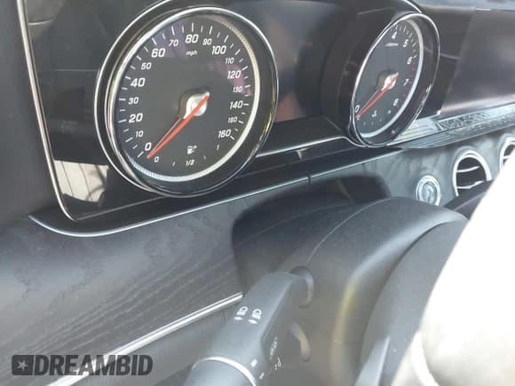 ✅ 2016 Mercedes-Benz C 300 Luxury • VIN: 55SWF4KB4GU146426 • Lot: 41959337. Listed on IAAI with Not provided. Free auction sales archive from the USA and detailed vehicle history report at DreamBid. Image 14.