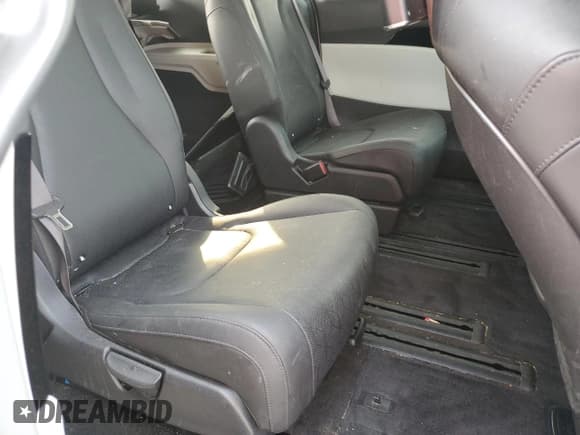 ✅ 2022 Kia Carnival EX • VIN: KNDNC5H37N6187928 • Lot: 71549755. Listed on Copart with 48,068 mi. Free auction sales archive from the USA and detailed vehicle history report at DreamBid. Image 11.