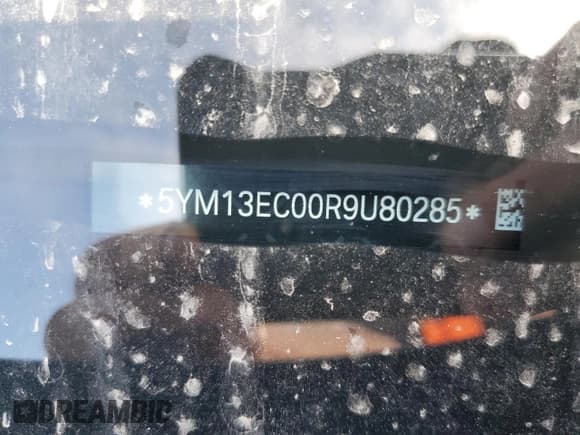 ✅ 2024 BMW X3 M • VIN: 5YM13EC00R9U80285 • Lot: 70680055. Wystawiony na Copart z przebiegiem Nie podano. Bezpłatny archiwum sprzedaży aukcyjnych z USA i szczegółowy raport historii pojazdu na DreamBid. Zdjęcie 13.