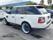 ✅ 2010 Land Rover Range Rover Sport SC • VIN: SALSH2E42AA224075 • Lot: 43176659. Wystawiony na IAAI z przebiegiem 129 476 mil. Bezpłatny archiwum sprzedaży aukcyjnych z USA i szczegółowy raport historii pojazdu na DreamBid. Zdjęcie 3.