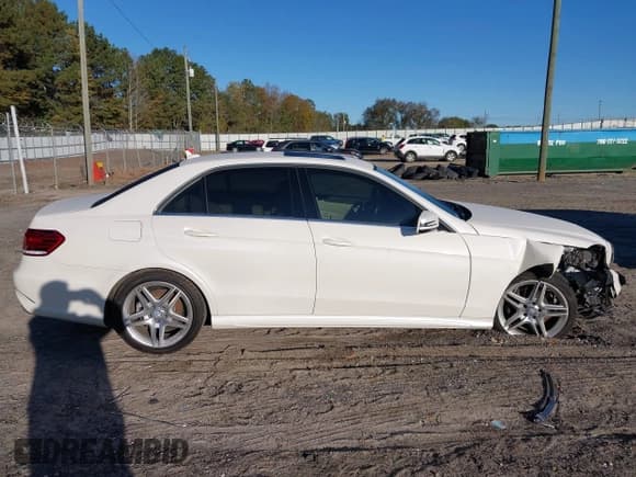 ✅ 2014 Mercedes-Benz E 350 Sport • VIN: WDDHF5KB2EA828510 • Lot: 43470212. Wystawiony na IAAI z przebiegiem 159 767 mil. Bezpłatny archiwum sprzedaży aukcyjnych z USA i szczegółowy raport historii pojazdu na DreamBid. Zdjęcie 13.