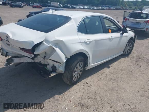 2022 Toyota Camry Hybrid LE z VIN 4T1C31AK2NU591549, wystawiony jako IAAI lot #42499072 z przebiegiem 55 882 mil mil oraz . Historia ofert i sprzedaży dostępna na DreamBid. Obrazek 4.