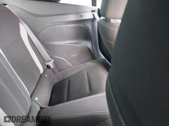 ✅ 2017 Chevrolet Camaro 1LT • VIN: 1G1FB3DSXH0146217 • Lot: 43717229. Wystawiony na IAAI z przebiegiem 141 168 mil. Bezpłatny archiwum sprzedaży aukcyjnych z USA i szczegółowy raport historii pojazdu na DreamBid. Zdjęcie 8.