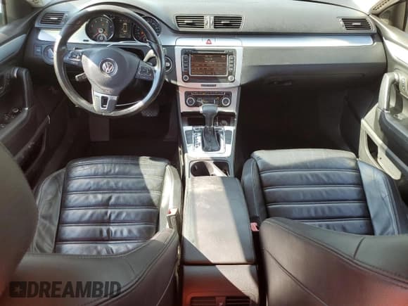 ✅ 2009 Volkswagen CC 4Motion • VIN: WVWGU73CX9E526024 • Lot: 80980873. Wystawiony na Copart z przebiegiem 238 089 mil. Bezpłatny archiwum sprzedaży aukcyjnych z USA i szczegółowy raport historii pojazdu na DreamBid. Zdjęcie 8.