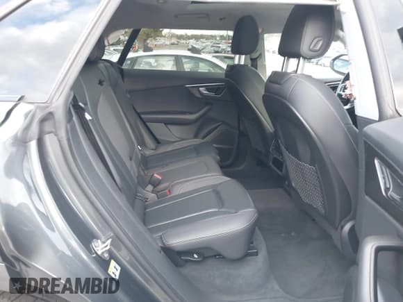 ✅ 2020 Audi Q8 Premium Plus • VIN: WA1EVAF15LD003304 • Lot: 43583226. Listed on IAAI with 61,972 mi. Free auction sales archive from the USA and detailed vehicle history report at DreamBid. Image 8.