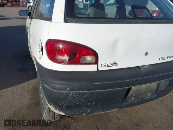 ✅ 1997 Chevrolet Metro • VIN: 2C1MR2265V6761526 • Лот: 41586216. Опубликован ранее на IAAI с пробегом 187 530 миль. Бесплатный доступ к архиву аукционных продаж из США и подробный отчёт об истории автомобиля на DreamBid. Изображение 6.