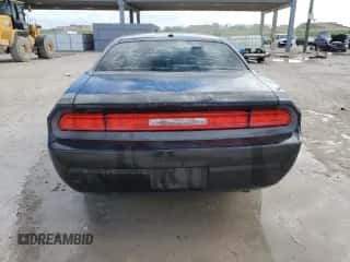 2009 Dodge Challenger SE z VIN 2B3LJ44VX9H560674, wystawiony jako Copart lot #87184845 z przebiegiem 203 300 mil mil oraz Czysty tytuł • Clean title. Historia ofert i sprzedaży dostępna na DreamBid. Obrazek 6.