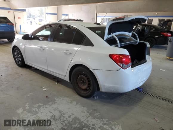 ✅ 2015 Chevrolet Cruze LS • VIN: 1G1PA5SG2F7290849 • Лот: 91595925. Опубликован ранее на Copart с пробегом 107 598 миль. Бесплатный доступ к архиву аукционных продаж из США и подробный отчёт об истории автомобиля на DreamBid. Изображение 2.