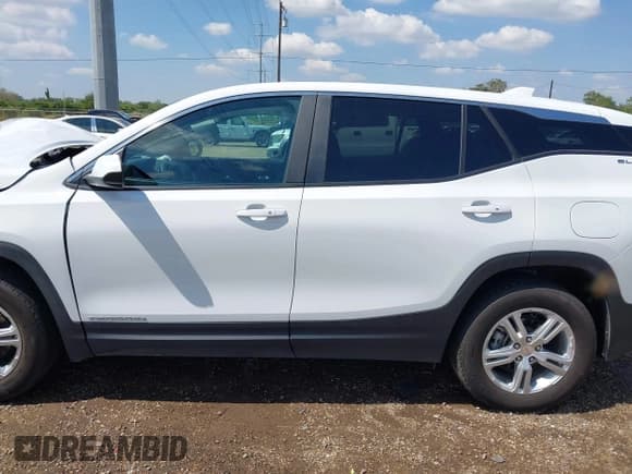 ✅ 2024 GMC Terrain SLE • VIN: 3GKALMEG3RL325268 • Lot: 43335821. Wystawiony na IAAI z przebiegiem 15 068 mil. Bezpłatny archiwum sprzedaży aukcyjnych z USA i szczegółowy raport historii pojazdu na DreamBid. Zdjęcie 15.