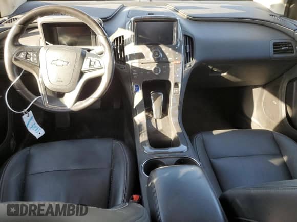 2015 Chevrolet Volt z VIN 1G1RD6E41FU142880, wystawiony jako Copart lot #45950483 z przebiegiem 64 186 mil mil oraz . Historia ofert i sprzedaży dostępna na DreamBid. Obrazek 8.