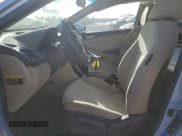 ✅ 2013 Hyundai Accent GLS • VIN: KMHCT4AE7DU552756 • Lot: 71797624. Wystawiony na Copart z przebiegiem 82 955 mil. Bezpłatny archiwum sprzedaży aukcyjnych z USA i szczegółowy raport historii pojazdu na DreamBid. Zdjęcie 7.