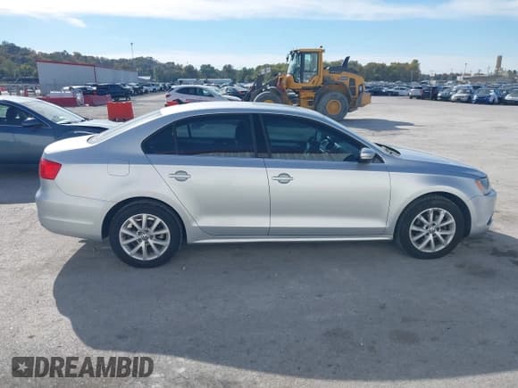 ✅ 2013 Volkswagen Jetta SE • VIN: 3VWDX7AJ0DM367204 • Лот: 43615310. Опубликован ранее на IAAI с пробегом 147 419 миль. Бесплатный доступ к архиву аукционных продаж из США и подробный отчёт об истории автомобиля на DreamBid. Изображение 13.