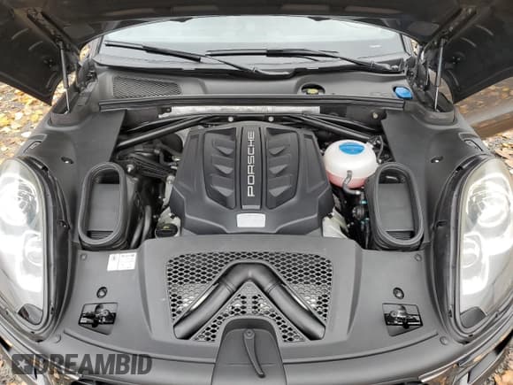 ✅ 2015 Porsche Macan S • VIN: WP1AB2A52FLB52212 • Lot: 92234065. Listed on Copart with 84,449 mi. Free auction sales archive from the USA and detailed vehicle history report at DreamBid. Image 12.