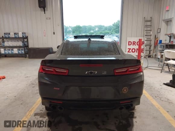 ✅ 2017 Chevrolet Camaro 2SS • VIN: 1G1FH1R7XH0152266 • Lot: 42188455. Listed on IAAI with 93,451 mi. Free auction sales archive from the USA and detailed vehicle history report at DreamBid. Image 16.