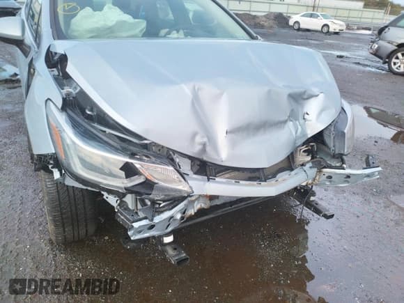 ✅ 2018 Chevrolet Cruze LT • VIN: 1G1BE5SM3J7101896 • Lot: 34337922. Listed on Copart with 52,303 mi. Free auction sales archive from the USA and detailed vehicle history report at DreamBid. Image 9.