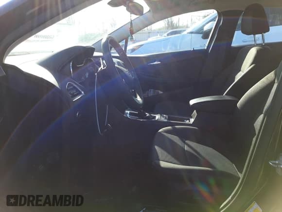 ✅ 2018 Chevrolet Cruze LT • VIN: 1G1BE5SM9J7201212 • Lot: 67447152. Listed on Copart with 79,321 mi. Free auction sales archive from the USA and detailed vehicle history report at DreamBid. Image 7.