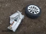 ✅ 2015 Lexus ES 300h • VIN: JTHBW1GGXF2089054 • Lot: 86814395. Wystawiony na Copart z przebiegiem 215 316 mil. Bezpłatny archiwum sprzedaży aukcyjnych z USA i szczegółowy raport historii pojazdu na DreamBid. Zdjęcie 12.