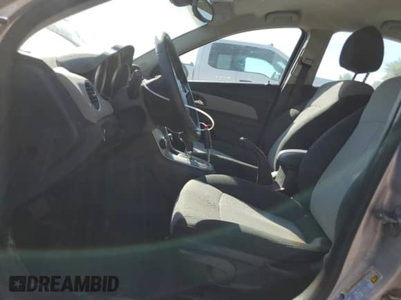 2011 Chevrolet Cruze LS+ 1SB с VIN 1G1PA5SH6B7259588, выставлен на аукционе Copart как лот 80150115 с пробегом 180 952 миль миль и Списание • Salvage title. История ставок и продаж доступна на DreamBid. Изображение 7.