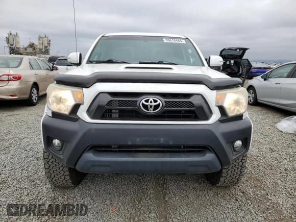 ✅ 2015 Toyota Tacoma PreRunner • VIN: 3TMJU4GNXFM193555 • Lot: 59618485. Listed on Copart with 63,552 mi. Free auction sales archive from the USA and detailed vehicle history report at DreamBid. Image 5.