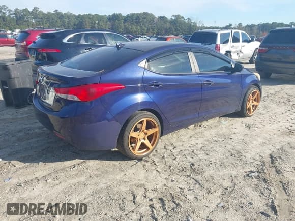 ✅ 2011 Hyundai Elantra GLS • VIN: 5NPDH4AE3BH005386 • Lot: 43887822. Listed on IAAI with 188,076 mi. Free auction sales archive from the USA and detailed vehicle history report at DreamBid. Image 4.