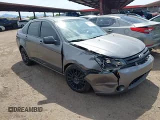 ✅ 2011 Ford Focus SES • VIN: 1FAHP3GN0BW113597 • Lot: 42761896. Wystawiony na IAAI z przebiegiem 114 255 mil. Bezpłatny archiwum sprzedaży aukcyjnych z USA i szczegółowy raport historii pojazdu na DreamBid. Zdjęcie 1.