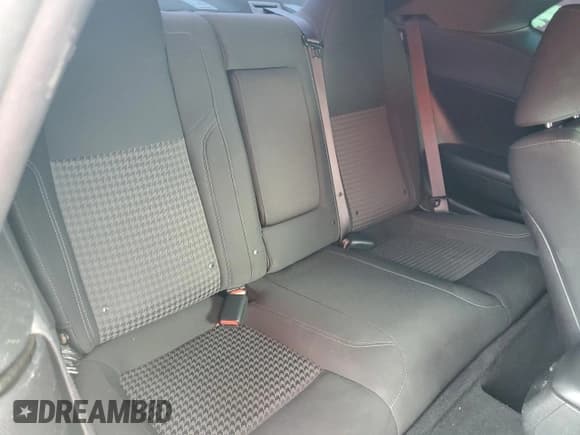 ✅ 2019 Dodge Challenger SXT • VIN: 2C3CDZGGXKH702502 • Lot: 63102573. Wystawiony na Copart z przebiegiem 80 197 mil. Bezpłatny archiwum sprzedaży aukcyjnych z USA i szczegółowy raport historii pojazdu na DreamBid. Zdjęcie 10.